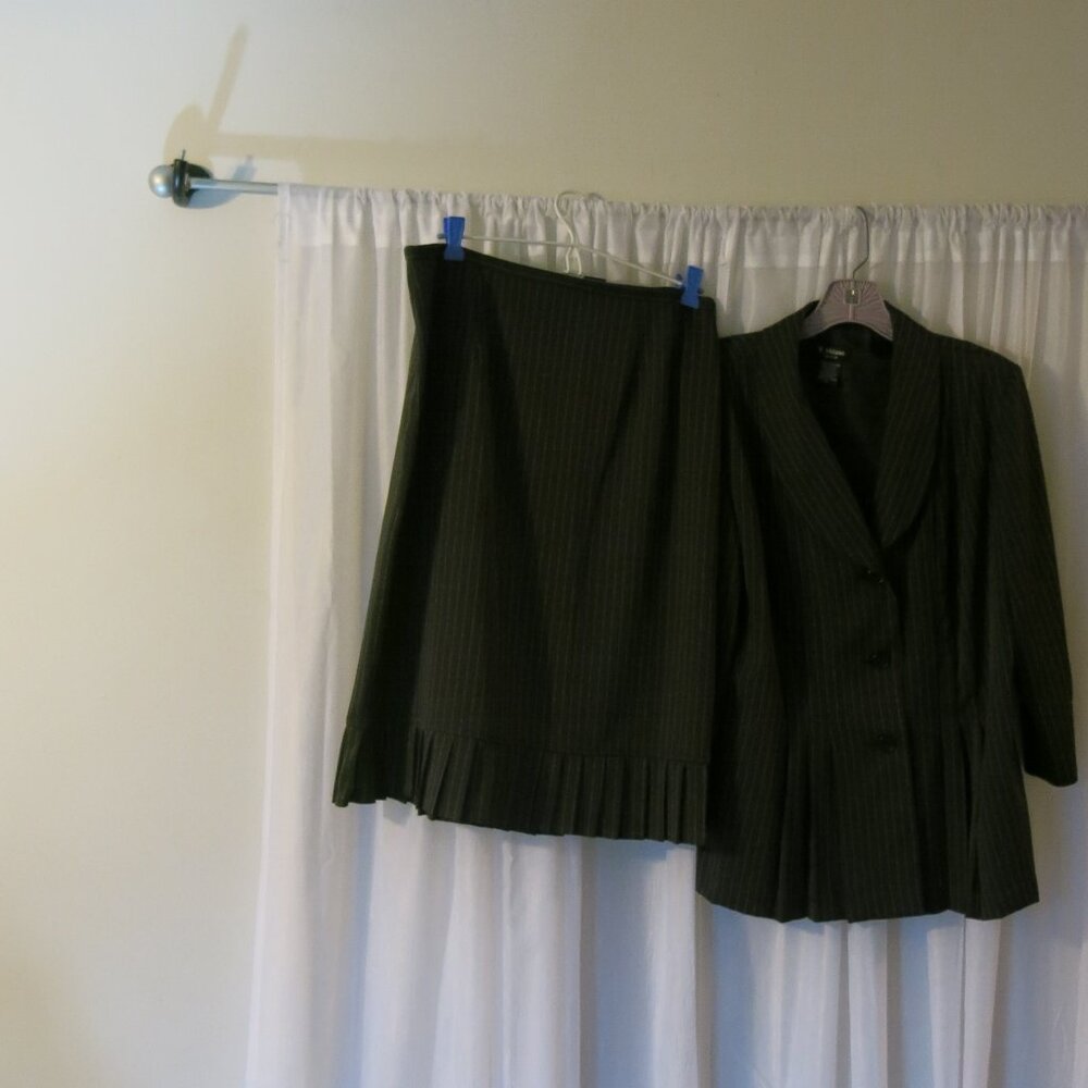 T. Milano Suit Jacket and Skirt Black Pinstripe Size 12